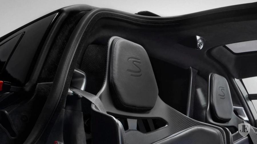 Детали интерьера McLaren Senna (P15) 2018 года  (фото 80 из 84)